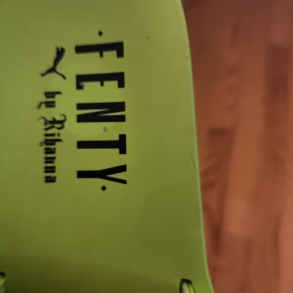 FENTY BY RHIANNA SLIDE SANDALS - Picture 7 of 7